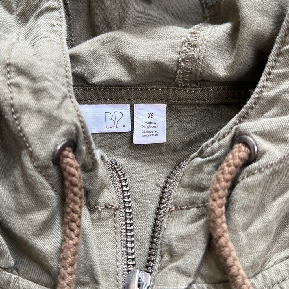 Lightweight Cargo Jacket - Picture 2 of 3